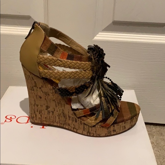 yuu womens tasha dress wedge heel zip boots